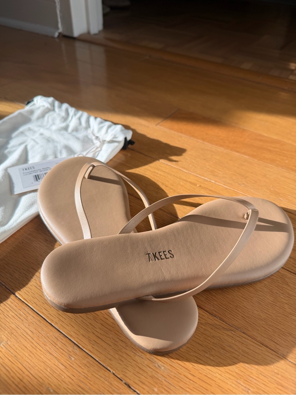 TKEES Women's Nude Minimal Slip-On Sandals. Size 7. BRAND NEW never worn